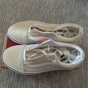 Brand New Vans Old Skool Womens Size 6 Turtledove/True White
